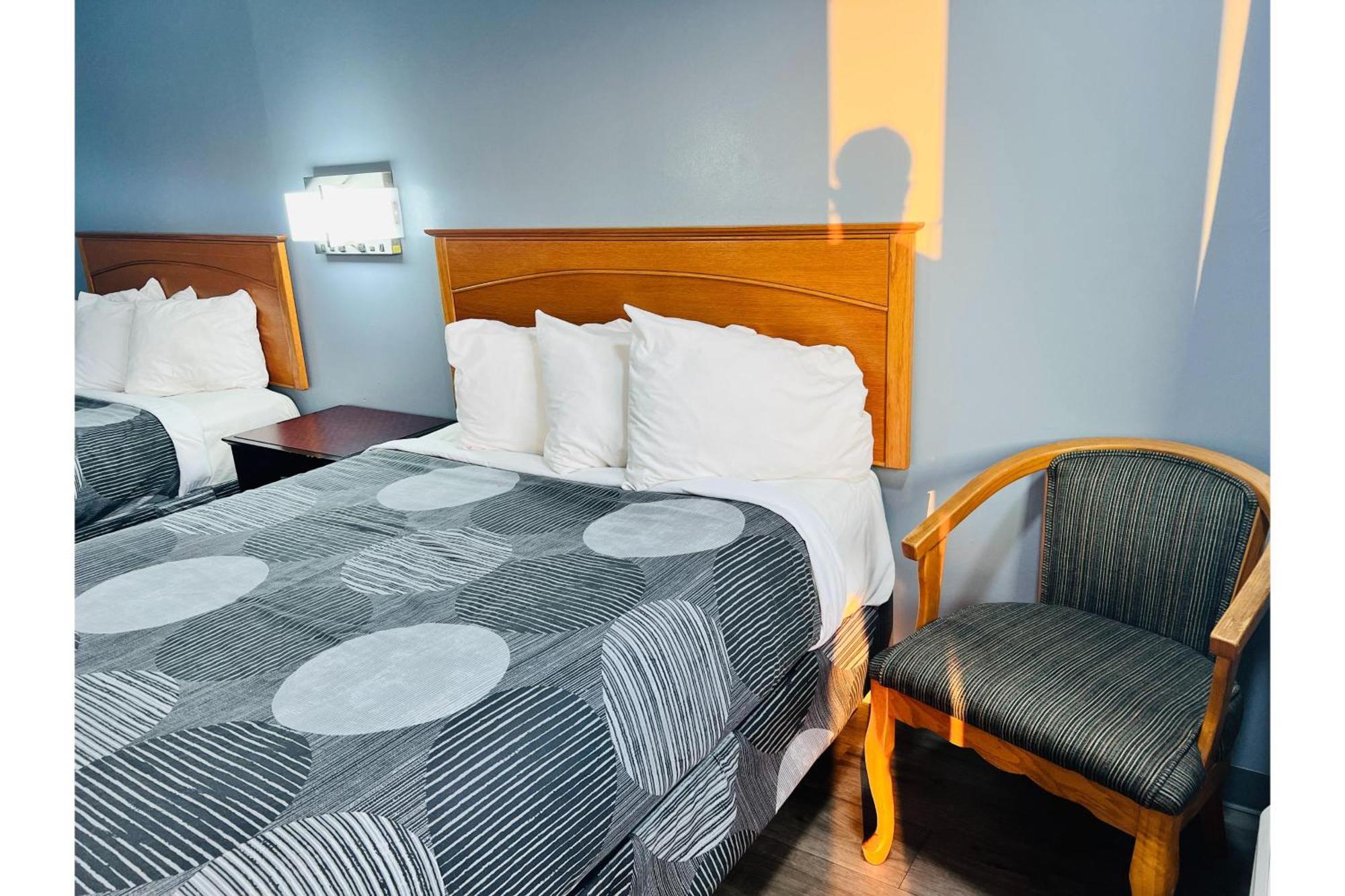 Relax Inn Marshall Bagian luar foto