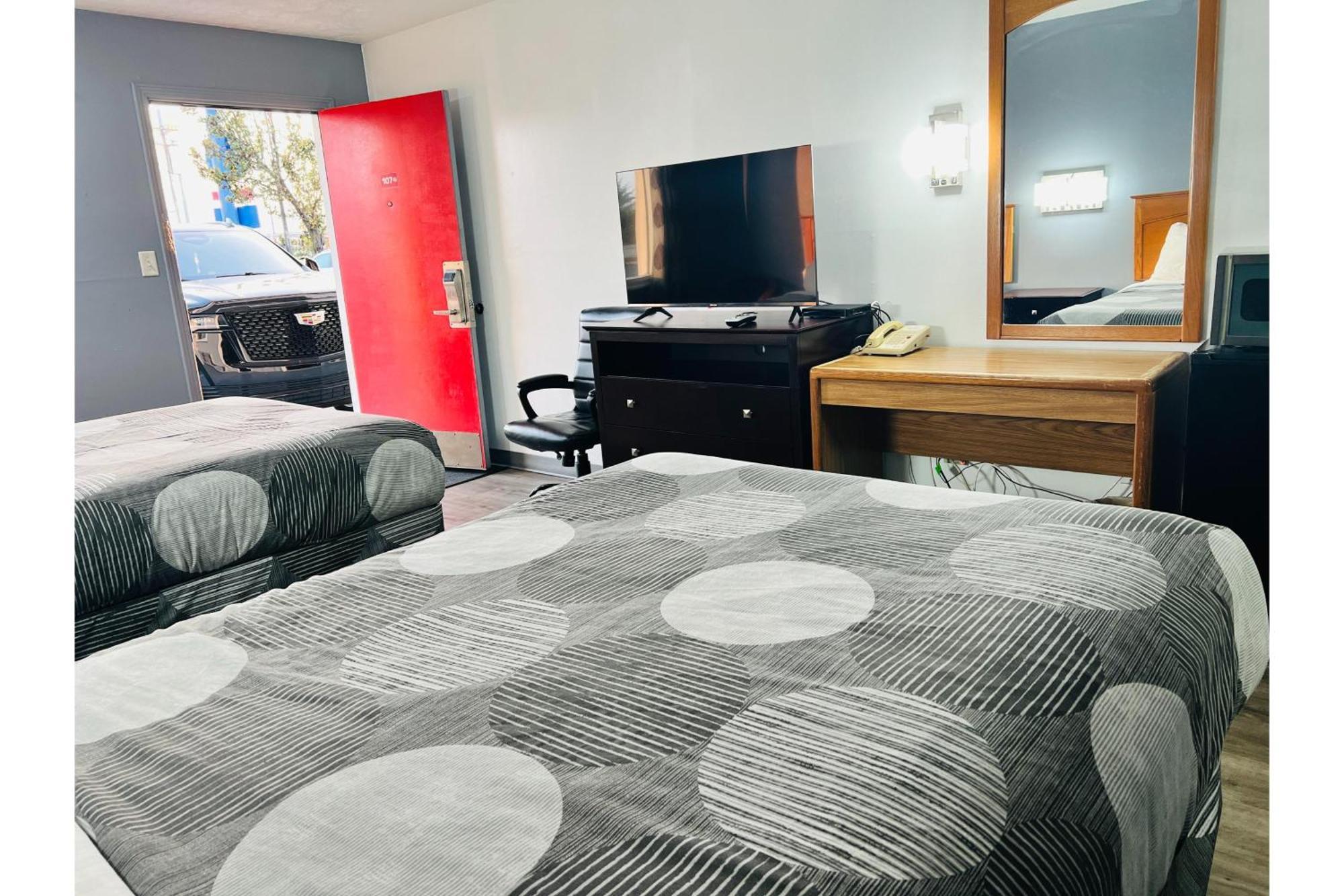 Relax Inn Marshall Bagian luar foto